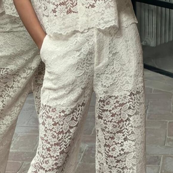 NWT ECRU WHITE GLAM LACE DETAIL CROPPED PANTS - Picture 5 of 9